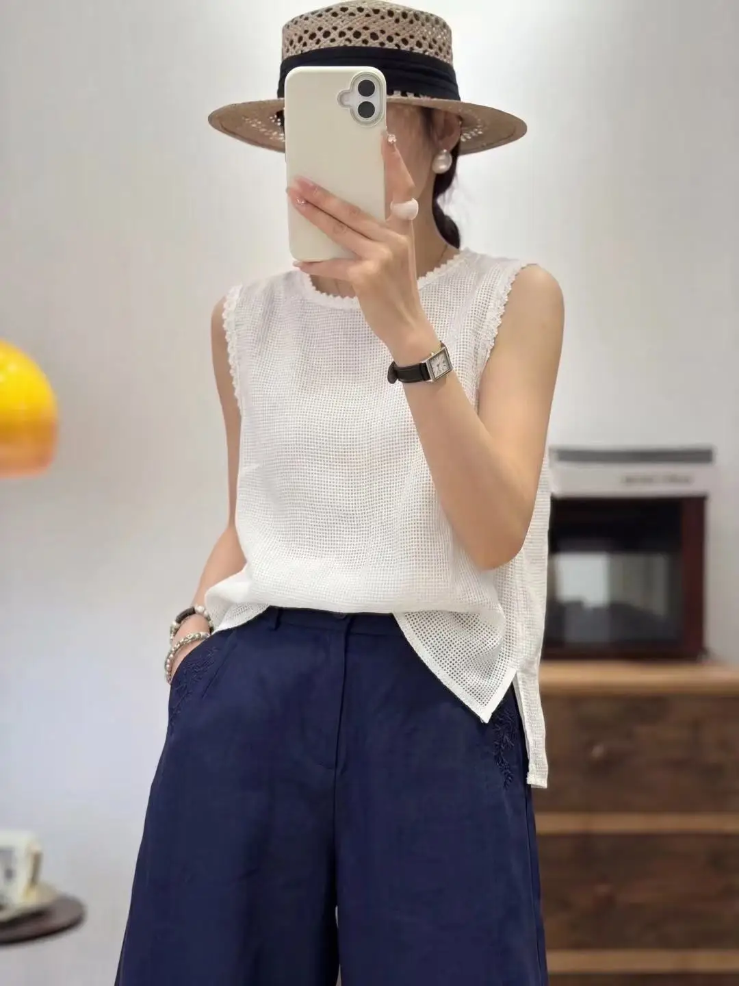 

Heavyweight linen knitted lace hollow vest top