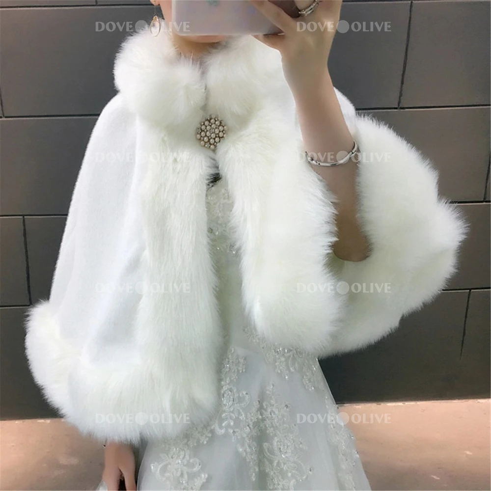 Bridesmaid Cape with Brooch Ivory Faux Fur Wedding Wrap Women Shrug Bridal Jacket Stole BrideShawl Winter Warm Bolero