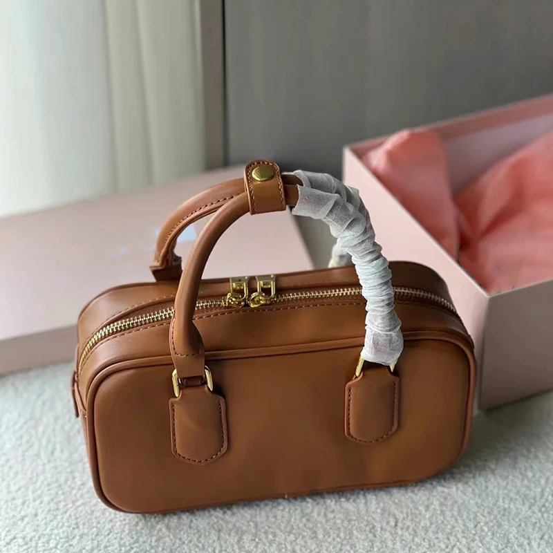 

Luxury Design Black Retro Bowling Bag for Women Shoulder Bag Fashion Handheld Commuter Versatile Crossbody Small Square Handbag