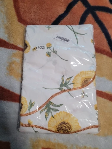 PVC Round Table Cloth For 4/6 Seaters 152cm 180cm New Year Dining Table Cover Waterproof Oilproof Floral Printed Tablecloths photo review