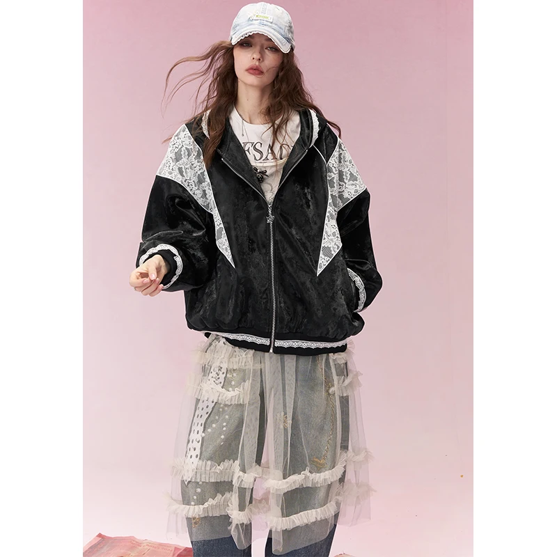 ELFSACK Cropped Jacket with Lace Insert & Hem, Sweet Cool Outerwear for Women, Y2K Cute Casual Blazer for Spring Wear