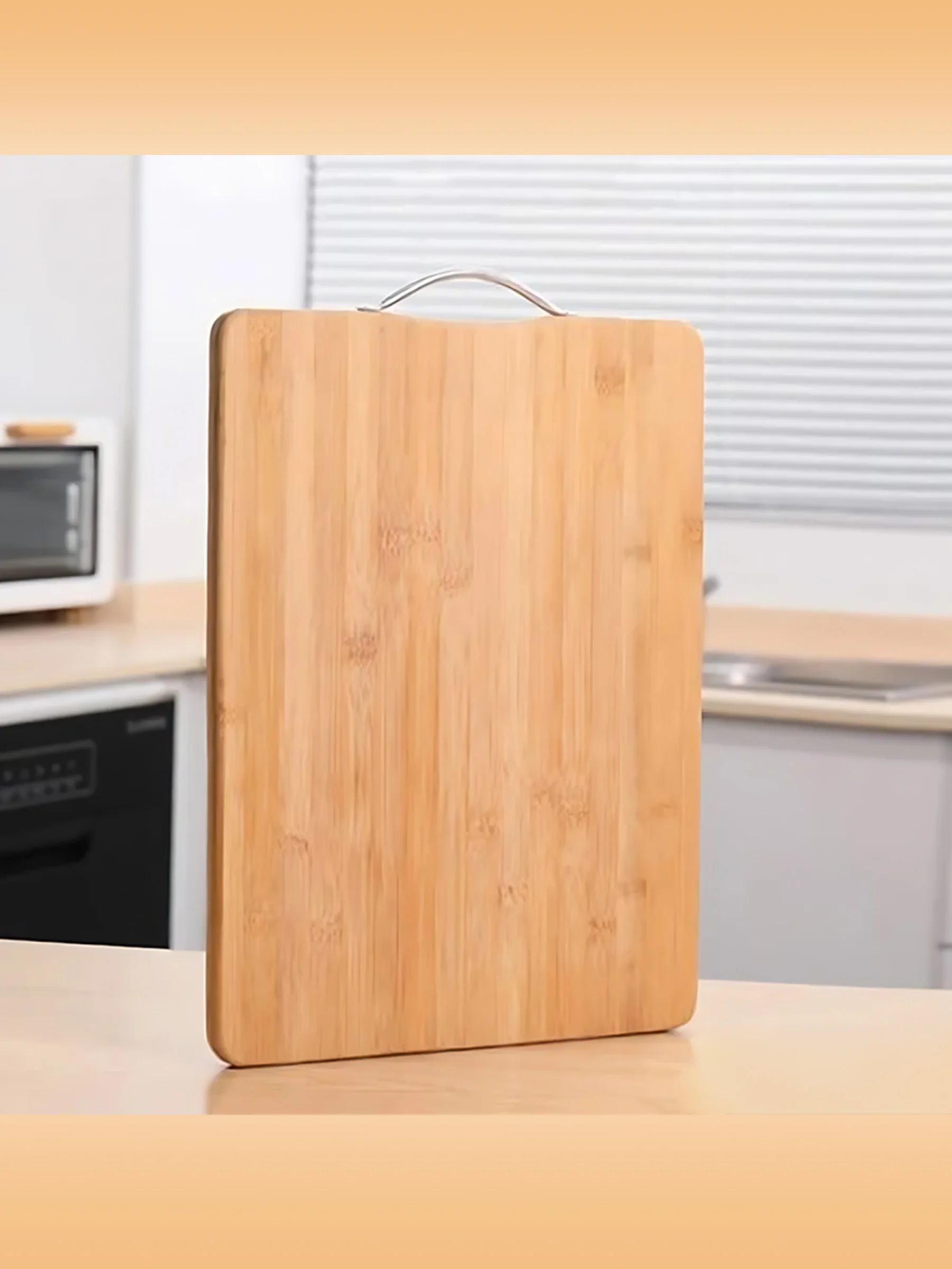 

The high-quality chopping board with thickened design is a durable kitchen tool suitable for meat, vegetables, fruits and barbec
