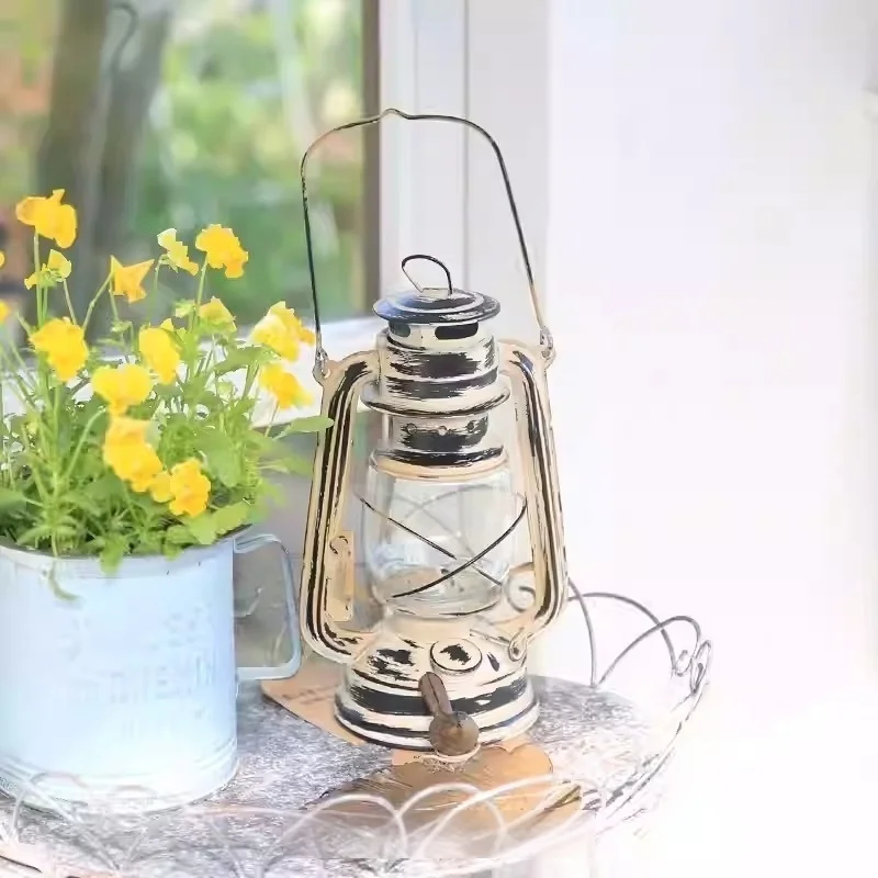 Vintage Lantern Lamp, Rustic Iron & Glass Oil Lamp, Farmhouse Decorative Lighting for Indoor Outdoor Garden Decor