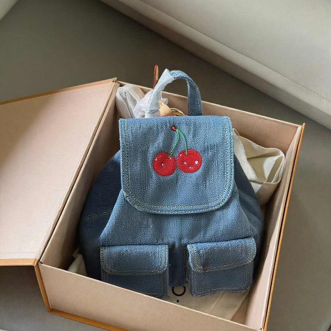 

Новый женский рюкзак серии Cowboy Cherry, модная портативная женская сумка высокого качества 2025 20*20