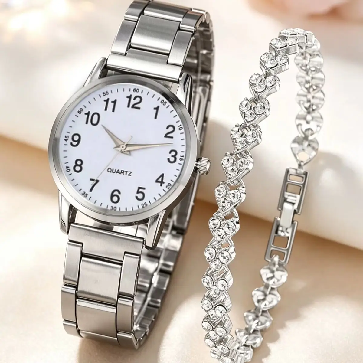 2-Piece Set, Women's Casual and Fashionable Round Dial Quartz Watch Paired with a Heart Bracelet, Stylish and Exquisite, Suitable for Various Occasions, Perfect as a Daily Gift or Birthday Present.