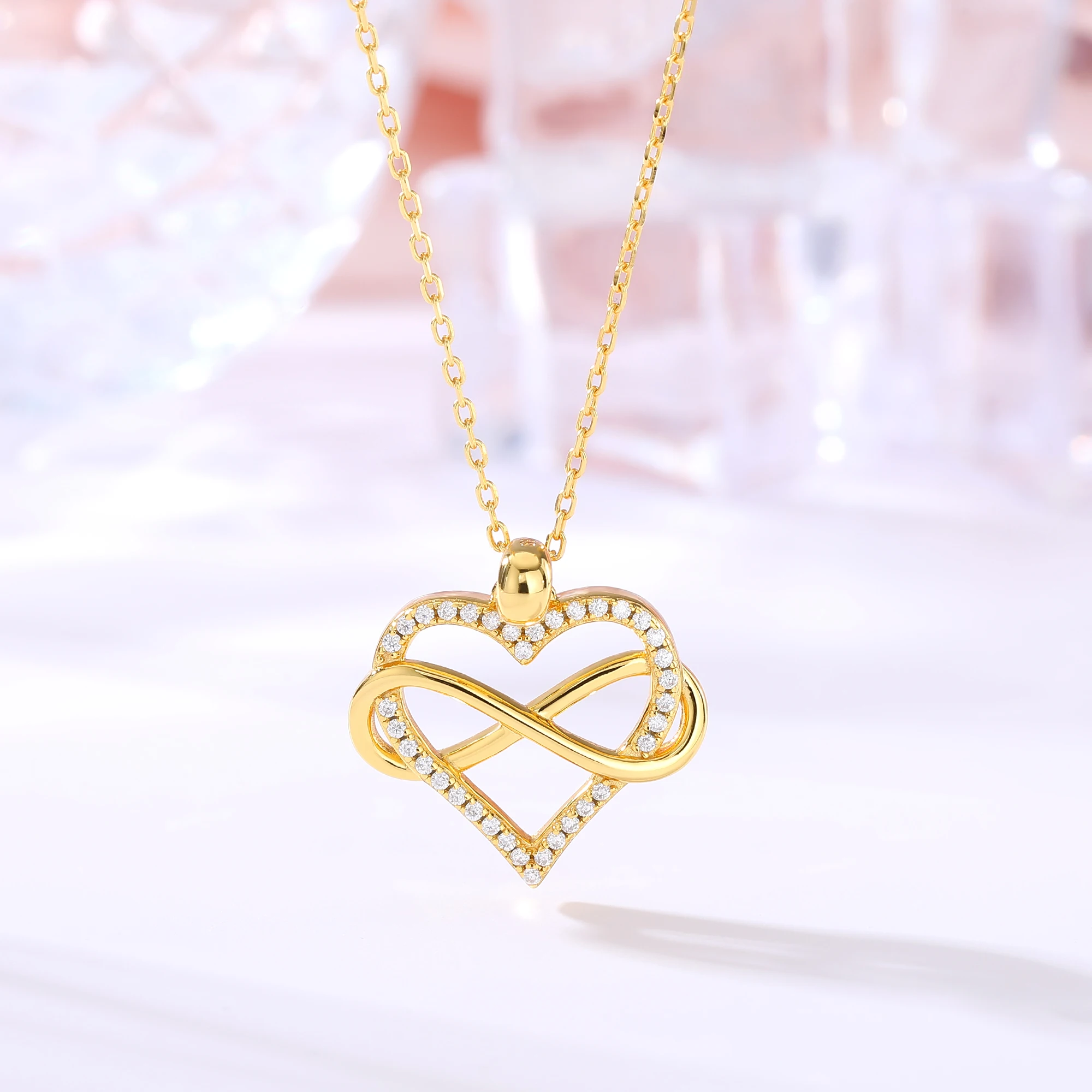 

Classic Moissanite Pendant Necklace For Women Heart Pendant Wedding Jewelry 925 Sterling Silver