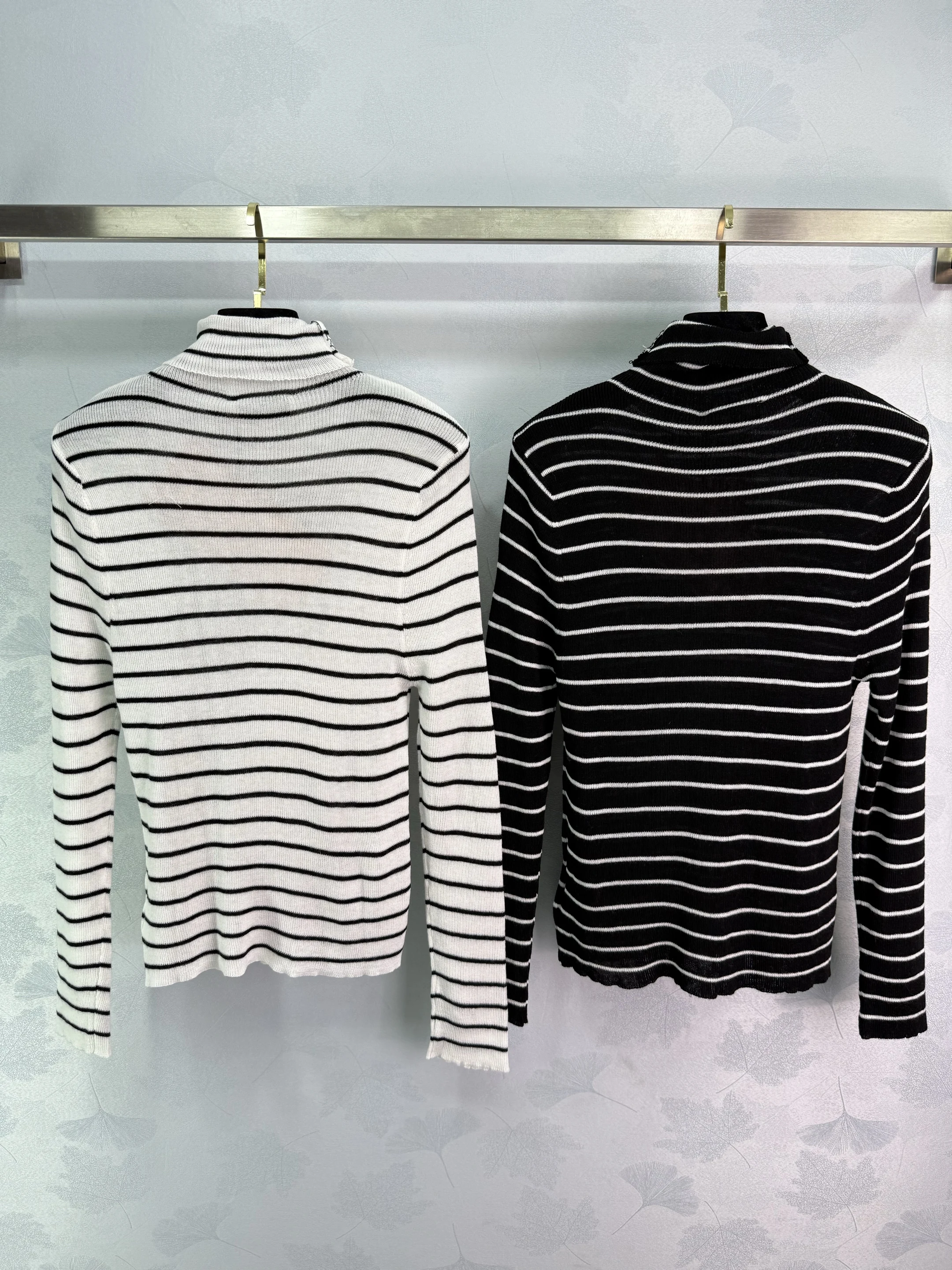 

25 autumn and winter new high-end quality pullover, high neck, long sleeved knit, striped temperament base sweater