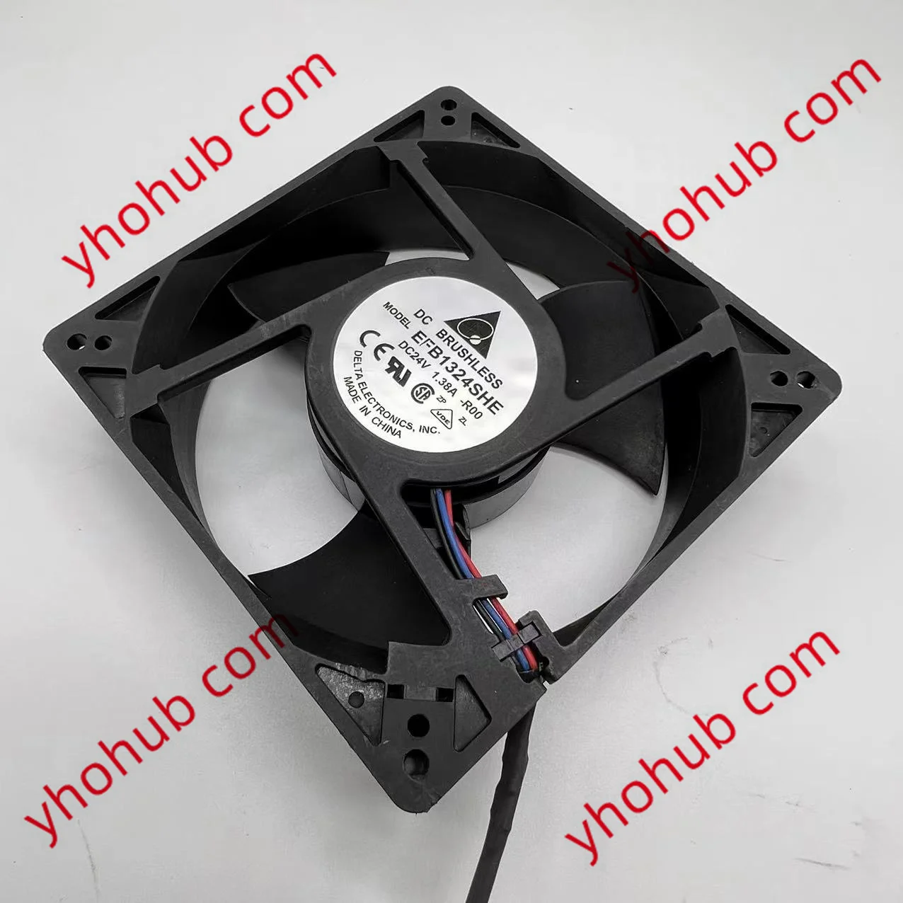 

Delta Electronics EFB1324SHE R00 DC 24V 1.38A 127x127x38mm 3-Wire Server Cooling Fan