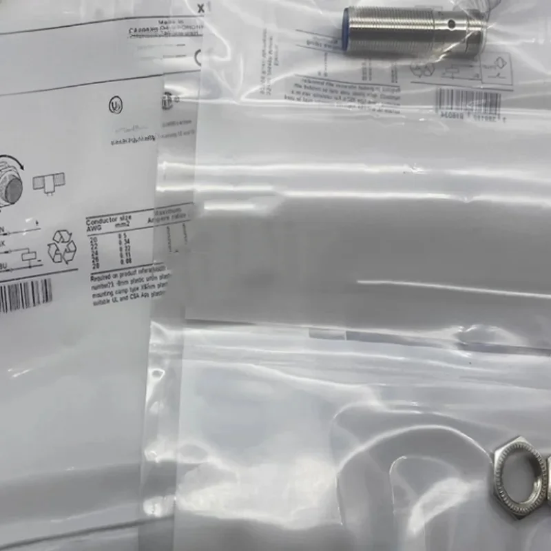 New plug-in switch XS512BLPAM12