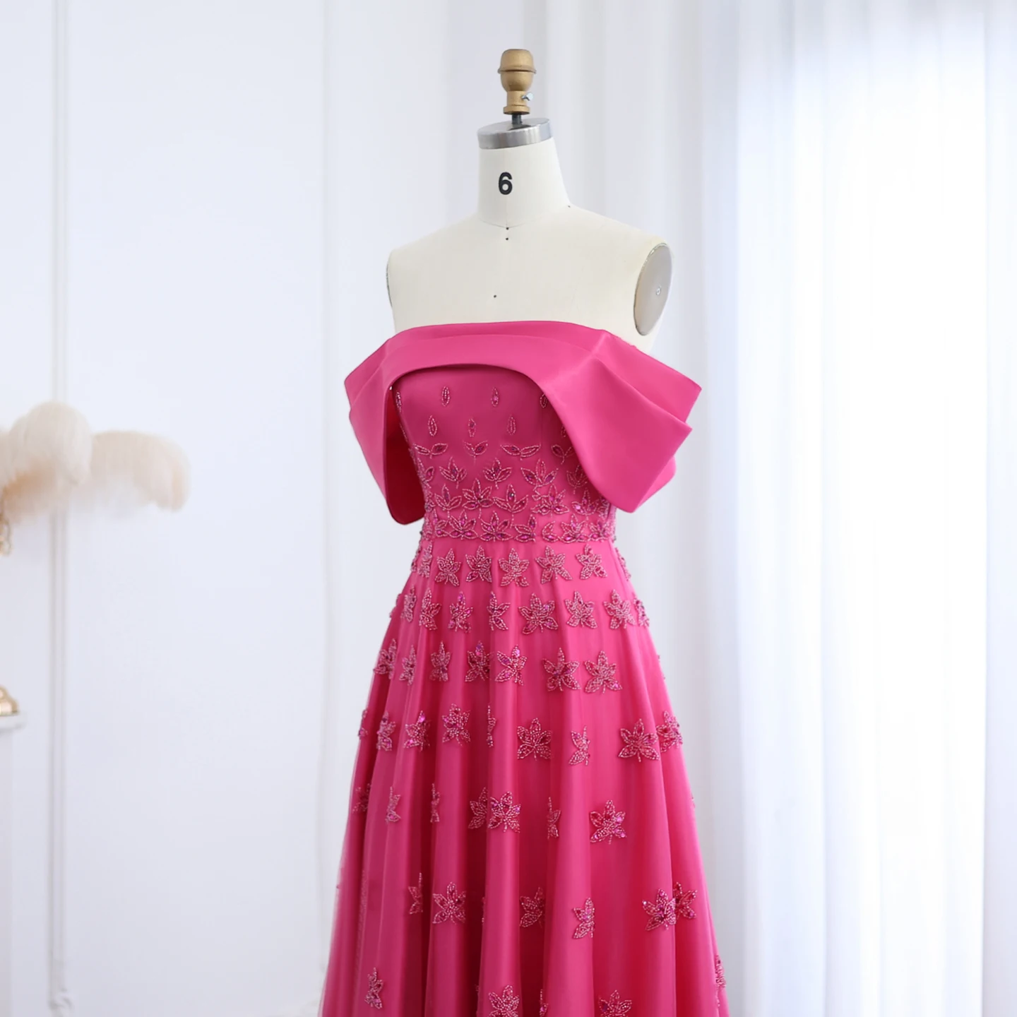 Sharon Said Luxuriöses gelbes Satin-Abendkleid aus Dubai mit Cape, schulterfrei, für arabische Frauen, Hochzeitsfeierkleider SS455, maßgeschneidert – Detail 32