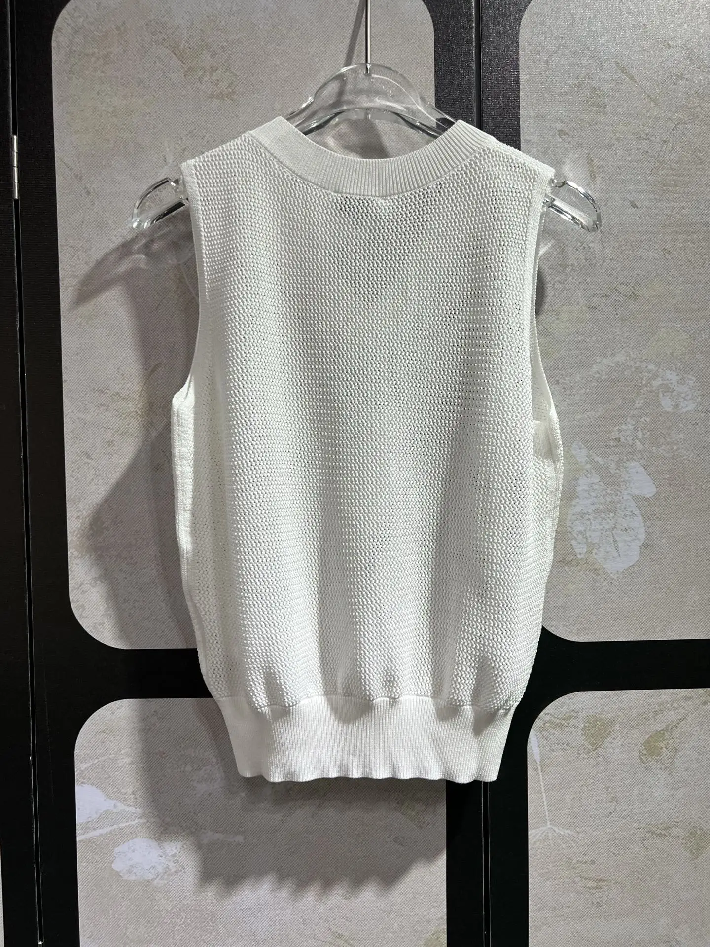 

Women's new knitted sweater 26S new versatile silk V-neck sleeveless top vest versatile top