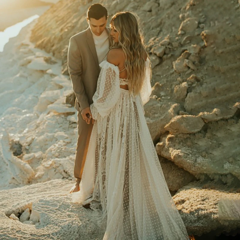 Maßgeschneidertes Boho-Brautkleid mit Spaghettiträgern und Elopement-Brautkleid, rückenfreies Korsett, gepunktete Spitze, langes Brautkleid mit abnehmbaren Ärmeln – Detail 2