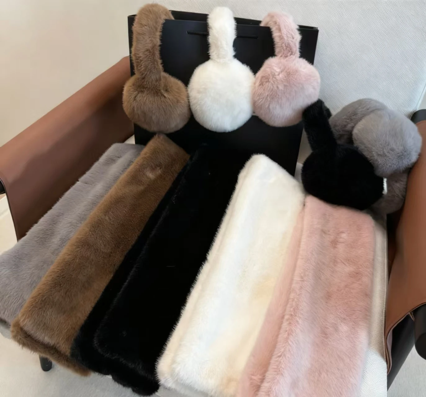 2025 شتاء جديد موضة غير رسمية بلون المرأة الدافئة الكلاسيكية أفخم غطاء للأذنين ووشاح مجموعة Z5 #1