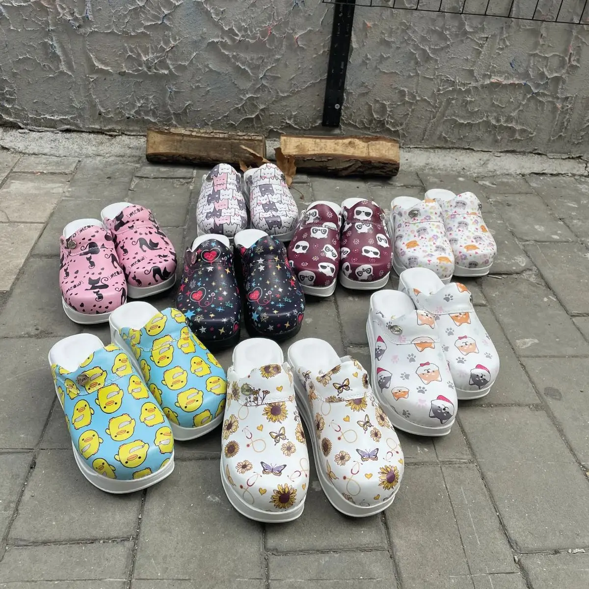 2024 New nurse clogs Medical Shoes nursing Women Orthopedic Sabo Doctor Leather Platform Chef Orthopedic Comfort Slippers