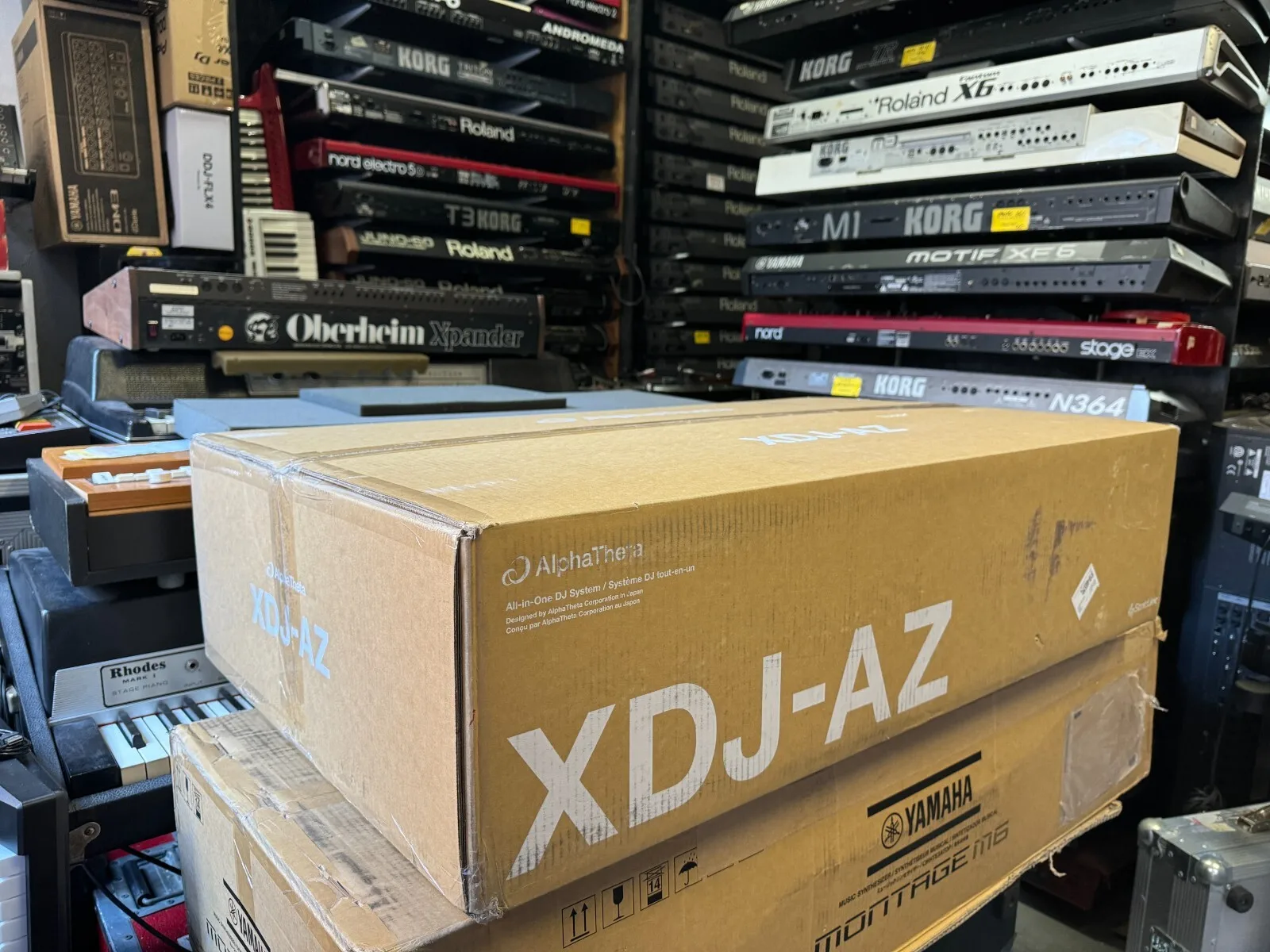 

Совершенно новый оригинальный 4-канальный профессиональный универсальный DJ-контроллер Alpha Theta XDJ-AZ 2025 года со скидкой