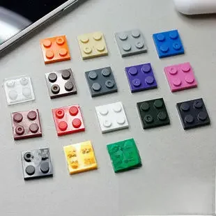 Briques de bloc éclairantes, compatibles avec les particules d'assemblage, bricolage, plaque 2x2, 3022, 100 pièces