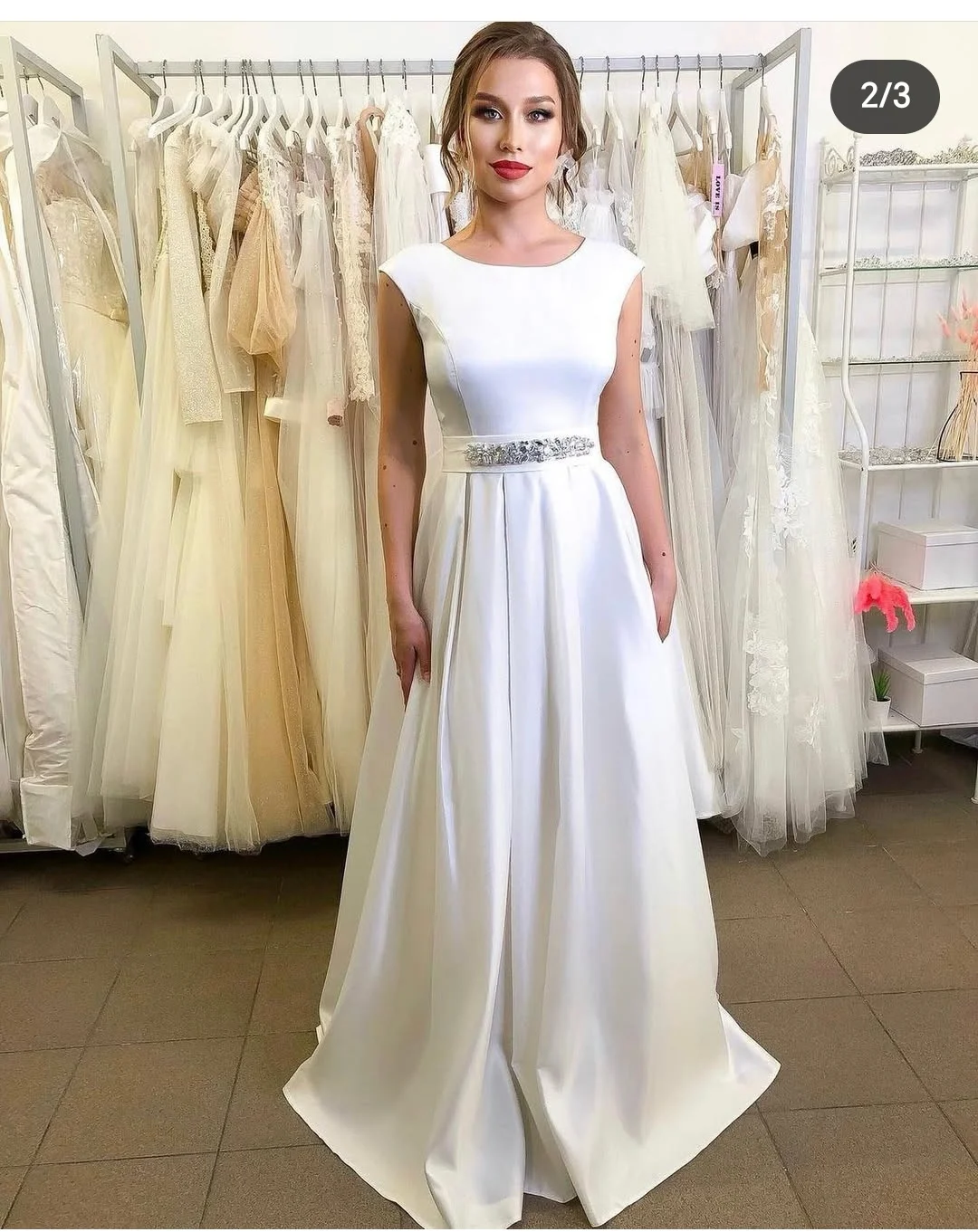 Maßanfertigung: Brautkleid in Übergröße, Seitenschlitz, A-Linie mit Kristallgürtel, bodenlang, ärmellos, schlicht, Robe De Marie