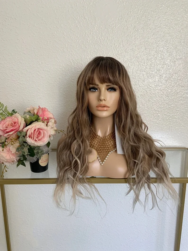 

Brown with Blonde Highlights Curly Wig with Bangs – Heat-Resistant Synthetic Wig for Women Cosplay/Daily Wear