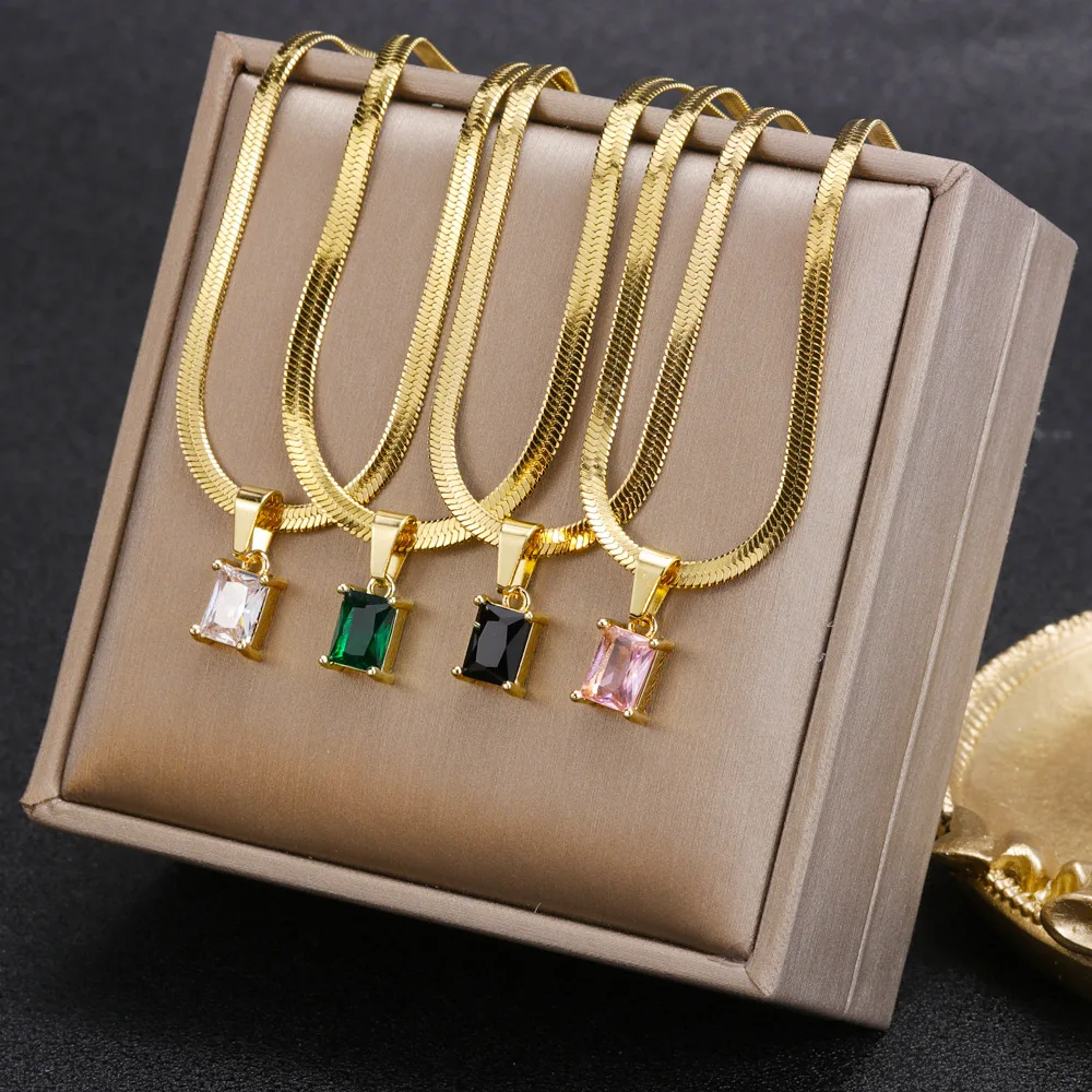 Vintage Rust Steel Zircon Necklace Flat Snake Bone Chain Blade Chain Square Emerald Pendant Necklace Women Dropshipping