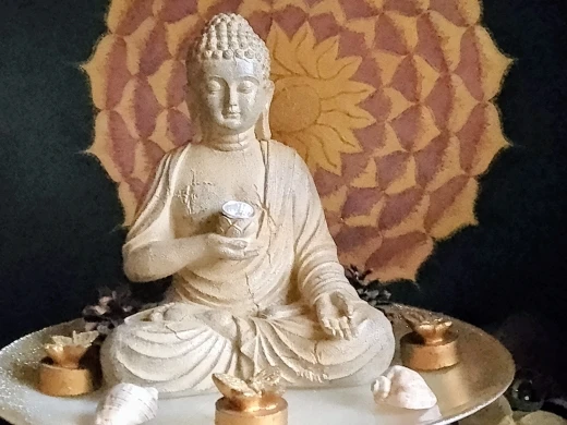 Resin Solar Buddha Statue Sculpture Garden Decor Light Zen Asian Japanese Garden Decoration Outdoor Front Porch Patio Yard Home photo review