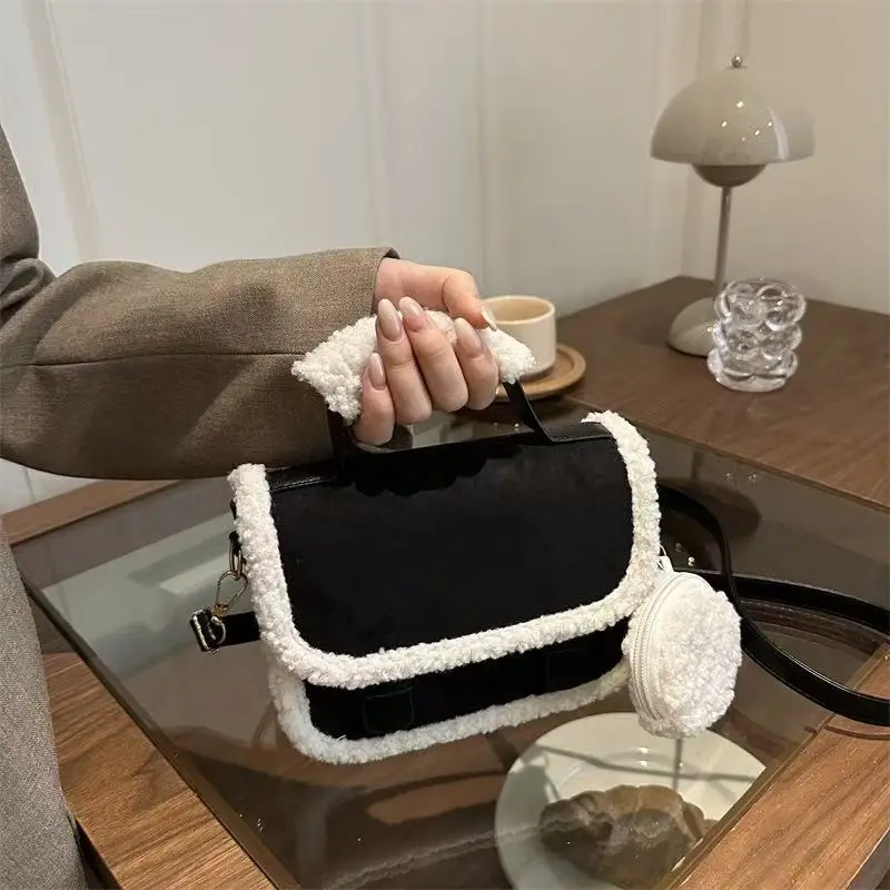 

Модная зимняя сумка с меховой ручкой, женская роскошная бархатная сумка-тоут с пряжкой, шикарный вечерний кошелек на плечо, кофейно-коричневый