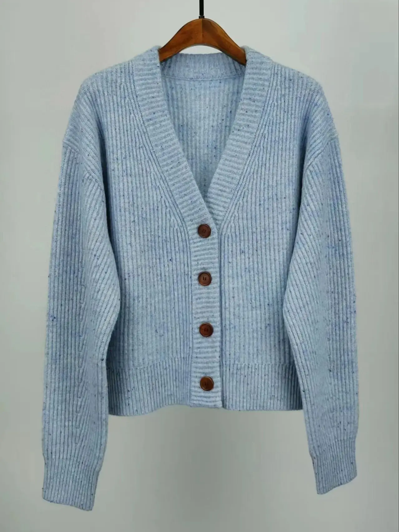 Classic 100% wool knitted cardigan