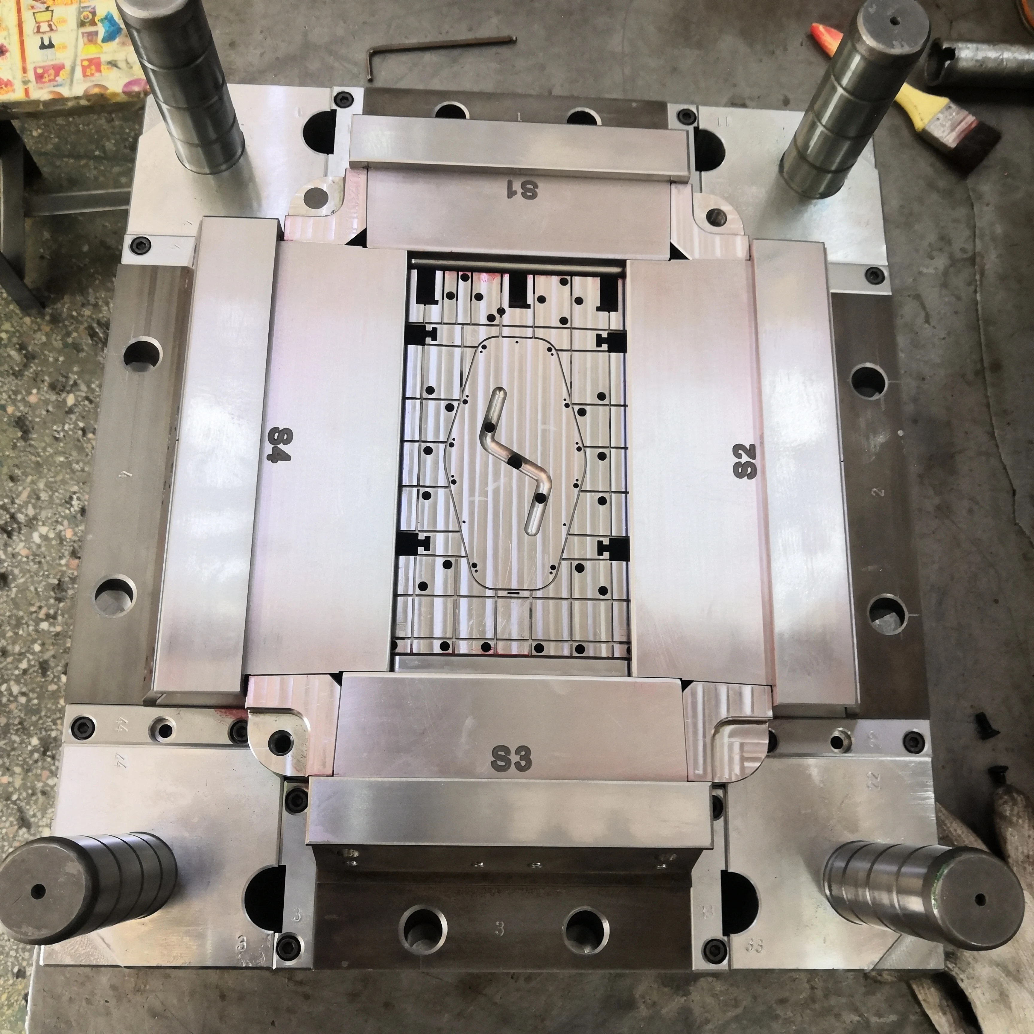 Manufacture A Plastic injection Molded ABS Table