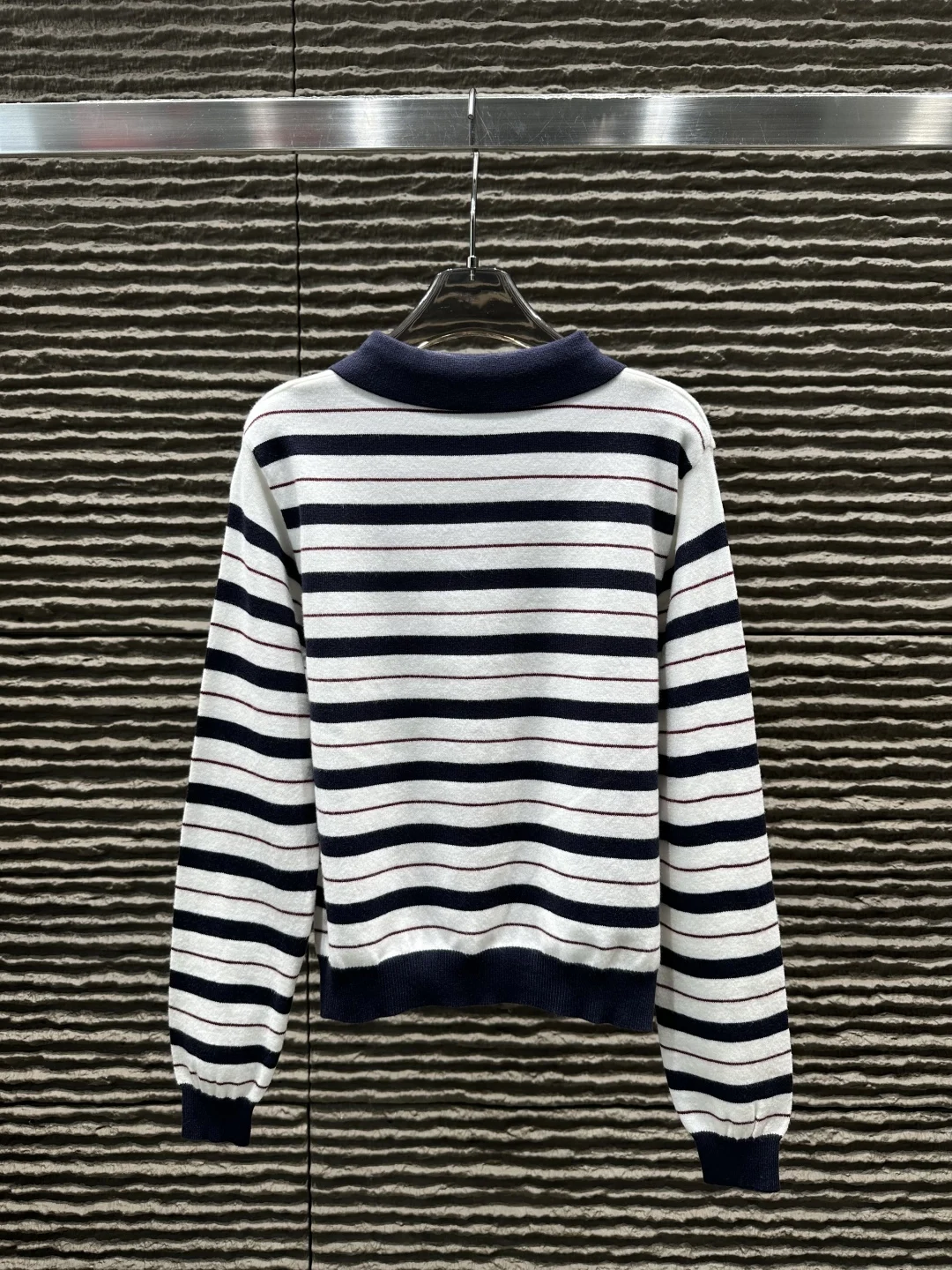 

2025 Autumn and Winter New Style Lapel Strip Jacquard Knitted Long Sleeved Shirt 83