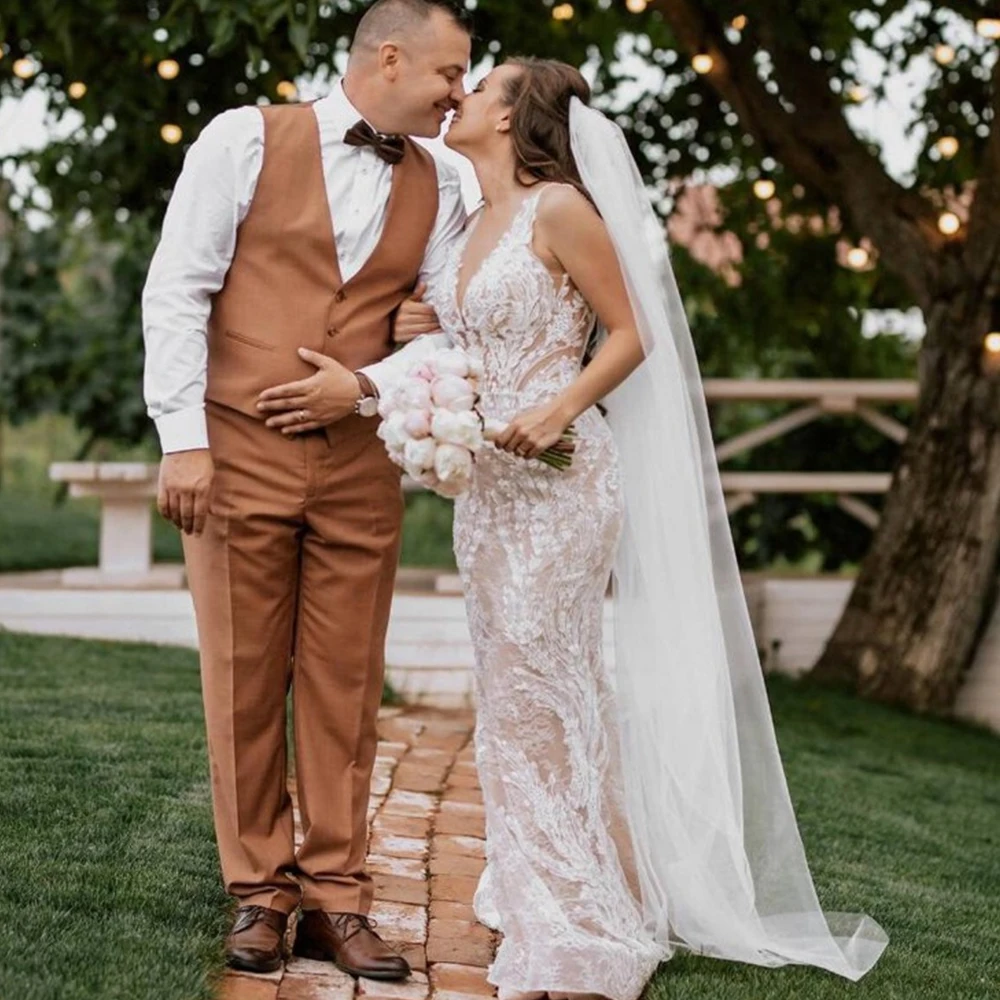 

Beach Luxury Mermaid Wedding Dresses Sexy Deep V Neck Backless Robe De Mariee Custom Made Appliqued Lace Bridal Gowns