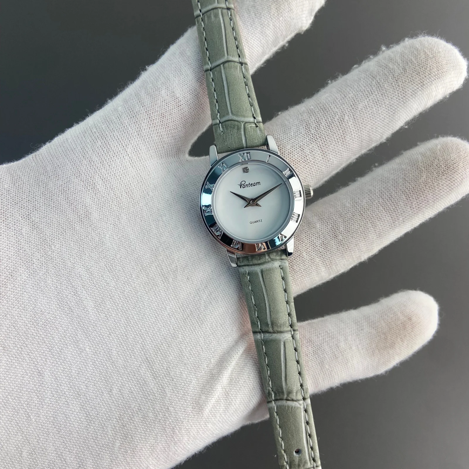 Vanteam Women's Quartz Watch Waterproof Grey Leather Strap Compact Dial Elegant Casual Women's High Quality Clock