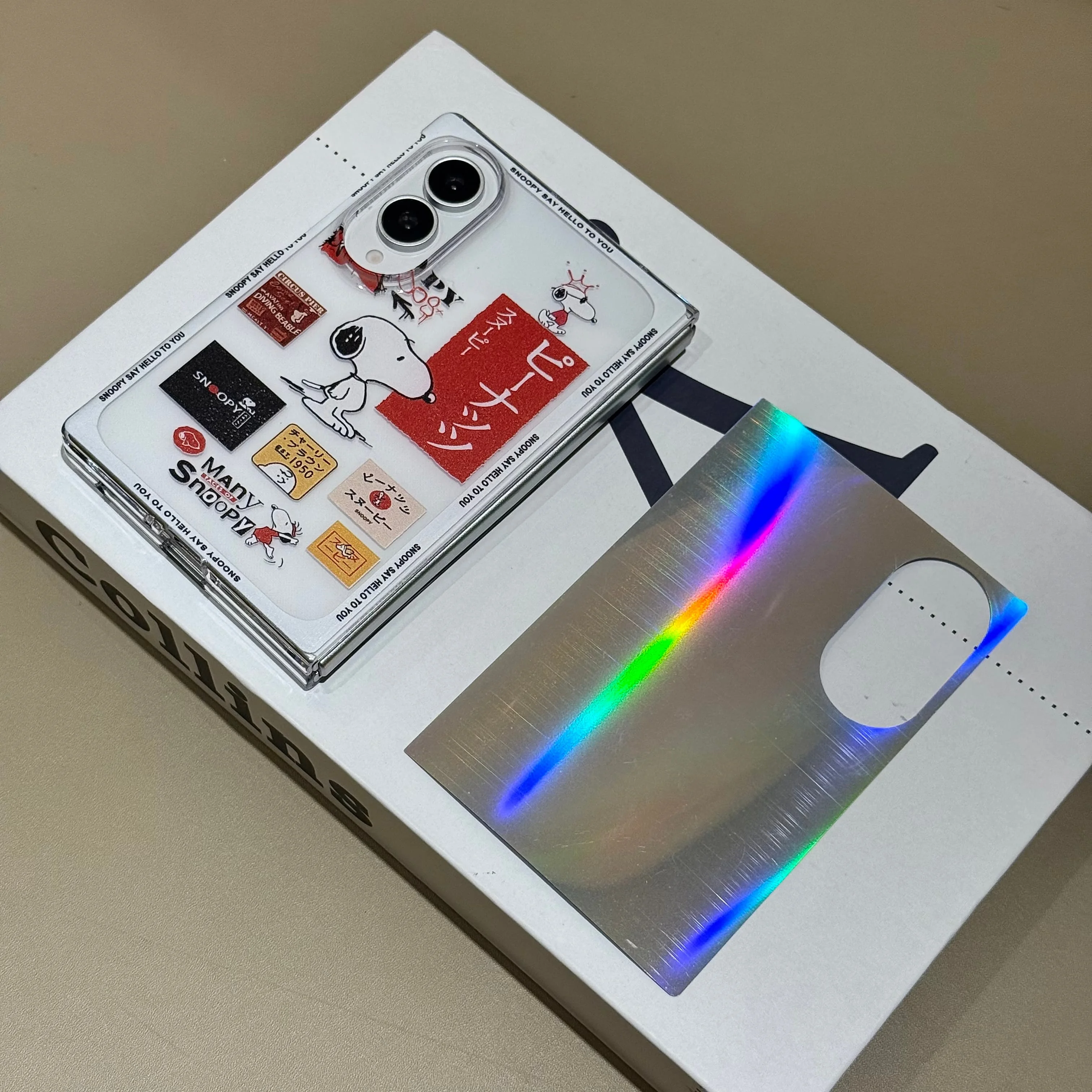 Urocze etui na telefon w stylu retro z postaciami z kreskówek, wykonane techniką IMD Laser, do Samsung Galaxy Z Fold 8, Z Fold 8 Ultra, z uroczym breloczkiem i ochroną przed upadkiem. — zdjęcie produktu 6