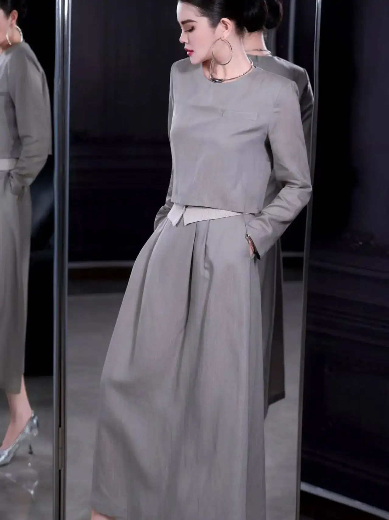 Completo due pezzi da donna in misto lino-lyocell a vestibilità ampia