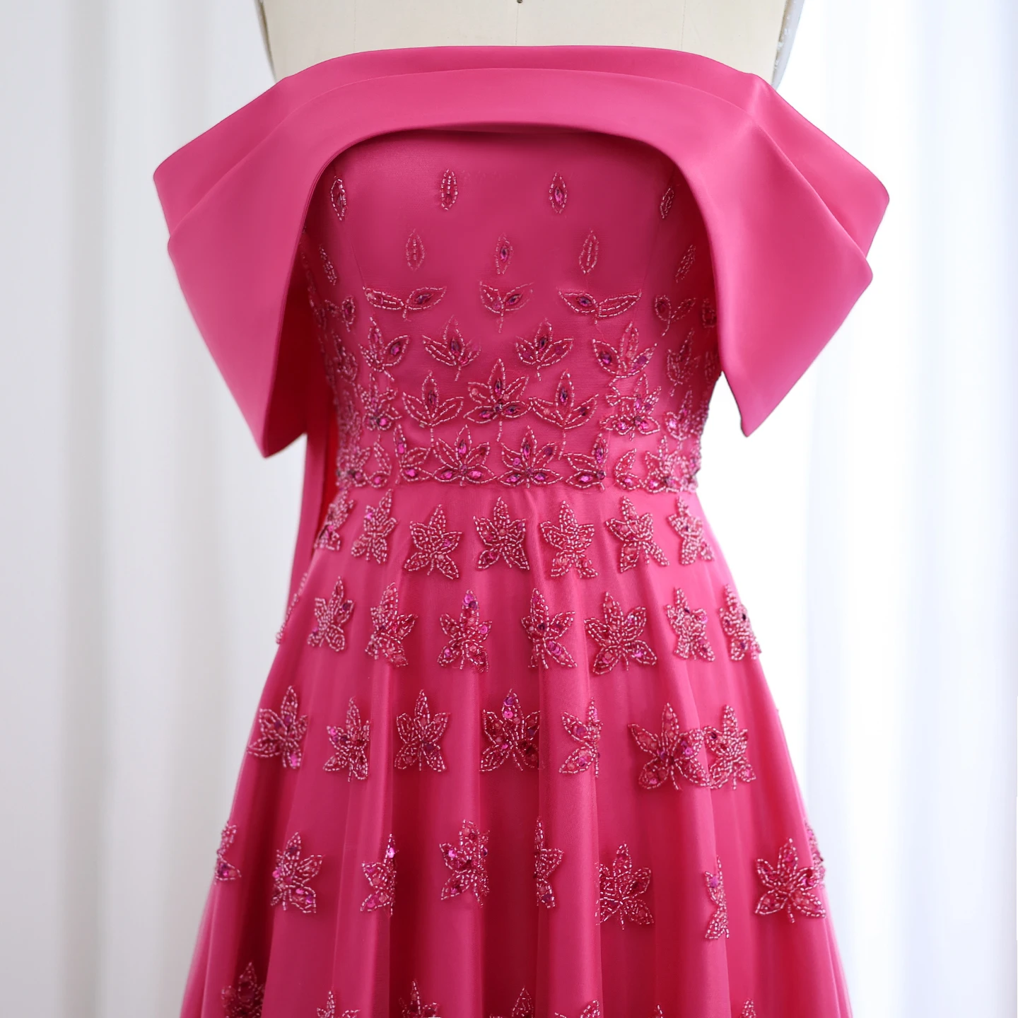 Sharon Said Luxuriöses gelbes Satin-Abendkleid aus Dubai mit Cape, schulterfrei, für arabische Frauen, Hochzeitsfeierkleider SS455, maßgeschneidert – Detail 33