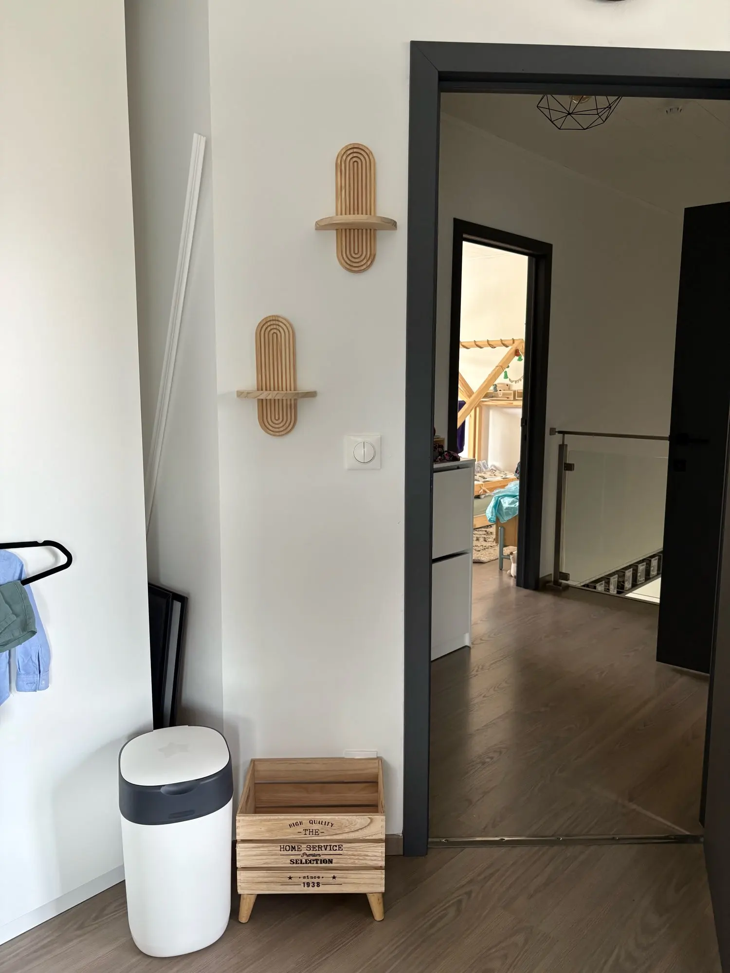 1Pc Boho Style Wooden Wall Shelves - Geometric Wall Mounted Shelves, Natural Wood Finish, Modern Home Decor, Plant Decorative photo review