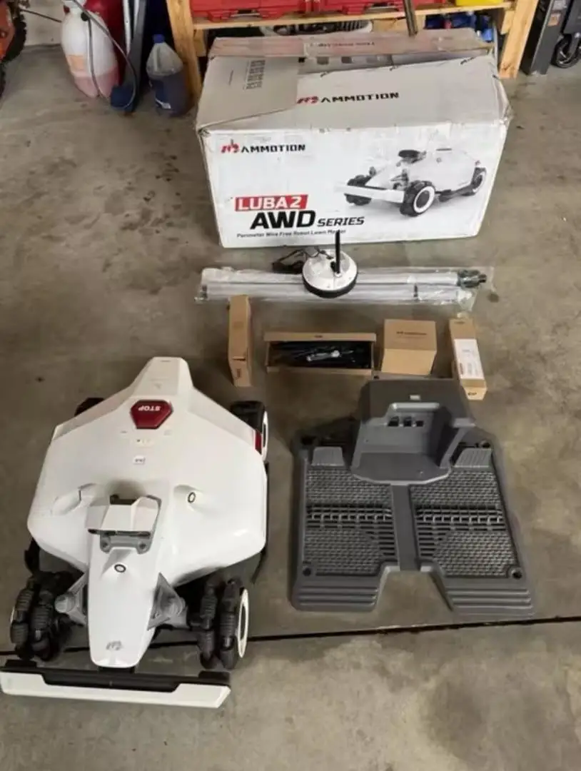 وصول LUBA 2 AWD 5000 10000 جزازة العشب الآلية، جزازة العشب الروبوتية الخالية من الأسلاك المحيطية 2" "SWIFT ARRIVAL LUBA 2 AWD 5000