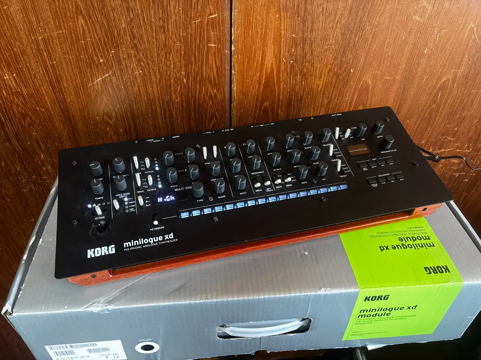 БЫСТРАЯ ДОСТАВКА Аналоговый синтезатор Korg minilogue XD с 4 голосами