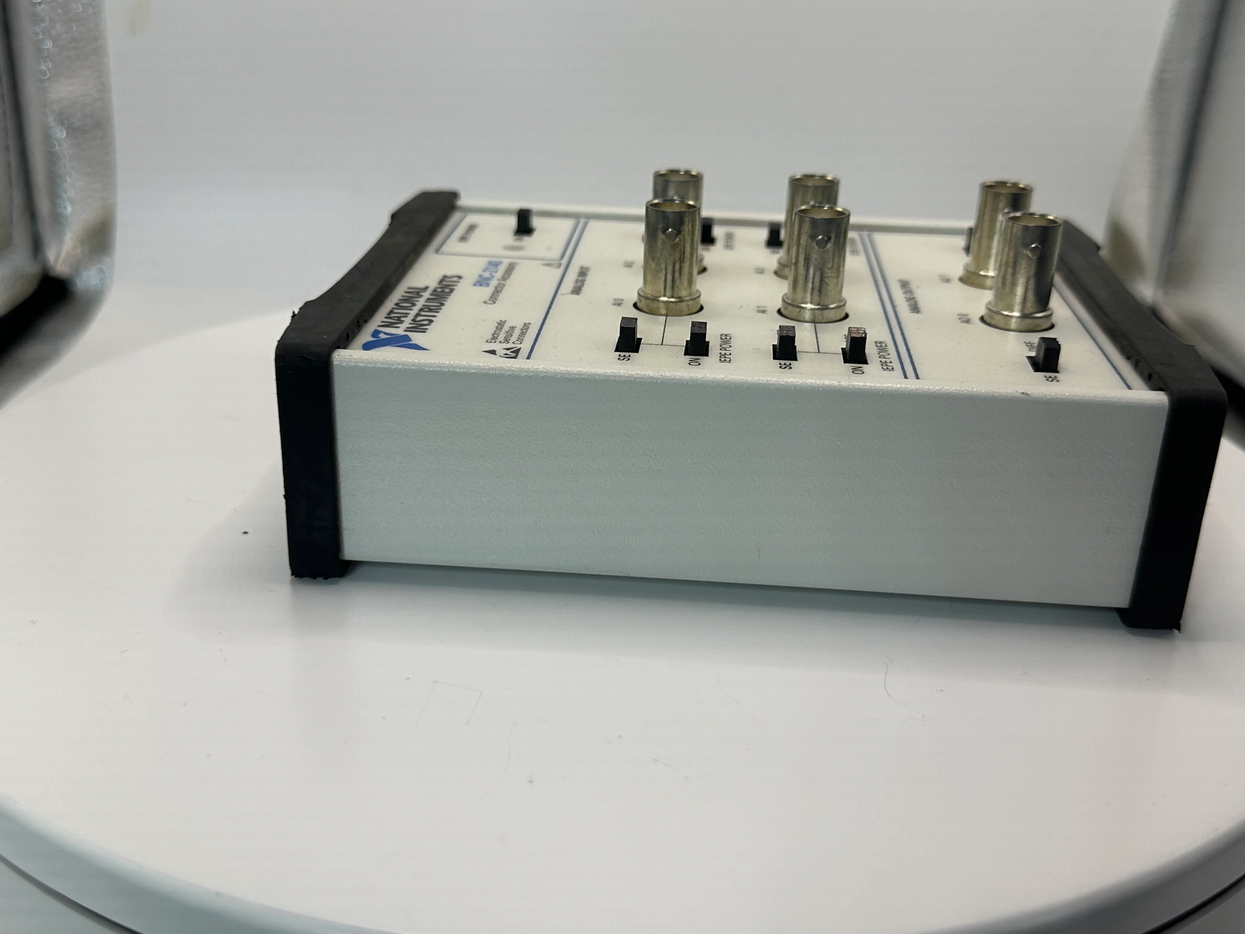 National Instruments NI BNC‑2140 DSA Signal Conditioning Box