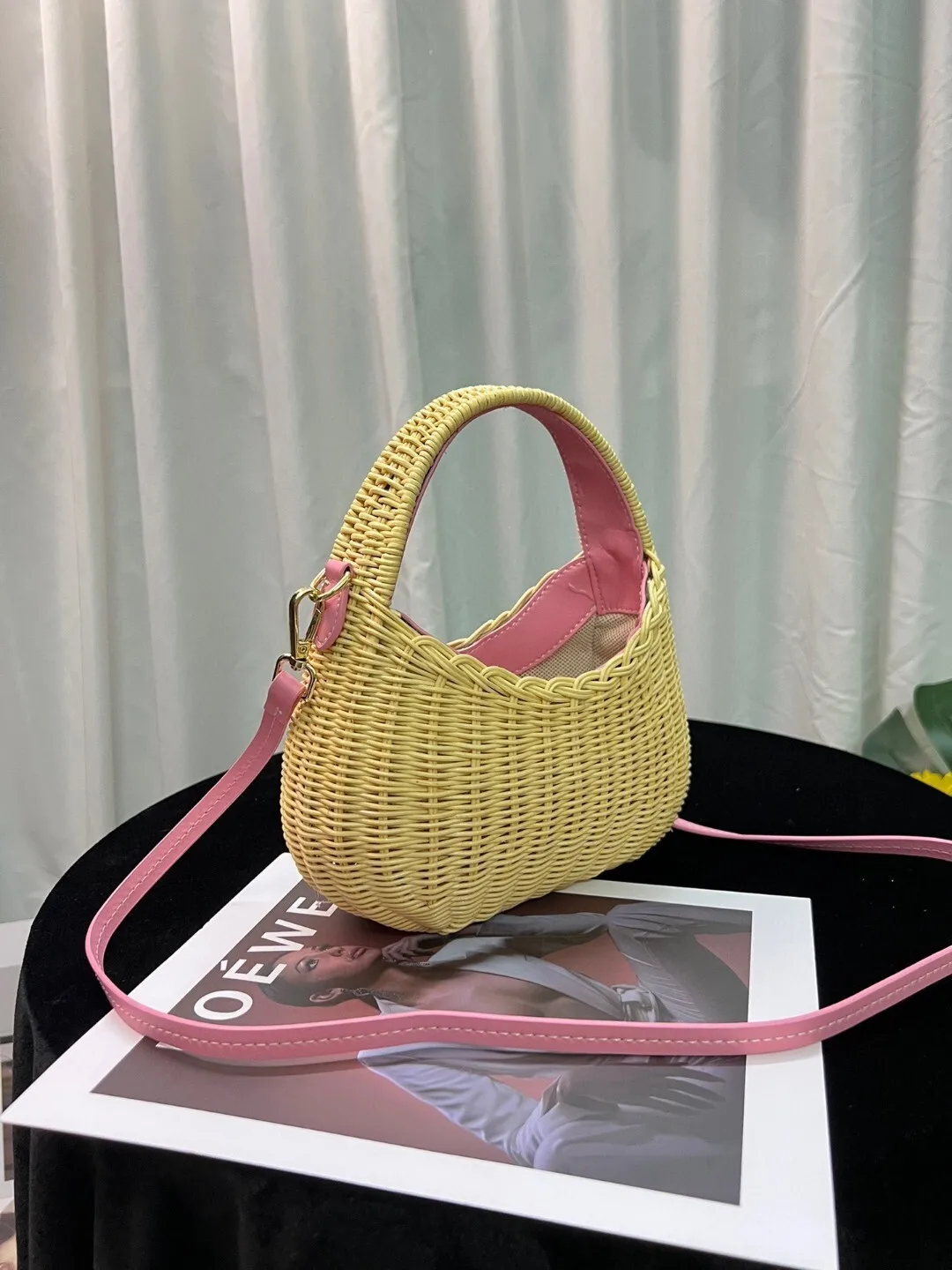 

Женская сумка Желтая тканая соломенная сумка Модная сумка-хобо с верхней ручкой Роскошная брендовая сумка через плечо с подарочной коробкой Лидер продаж