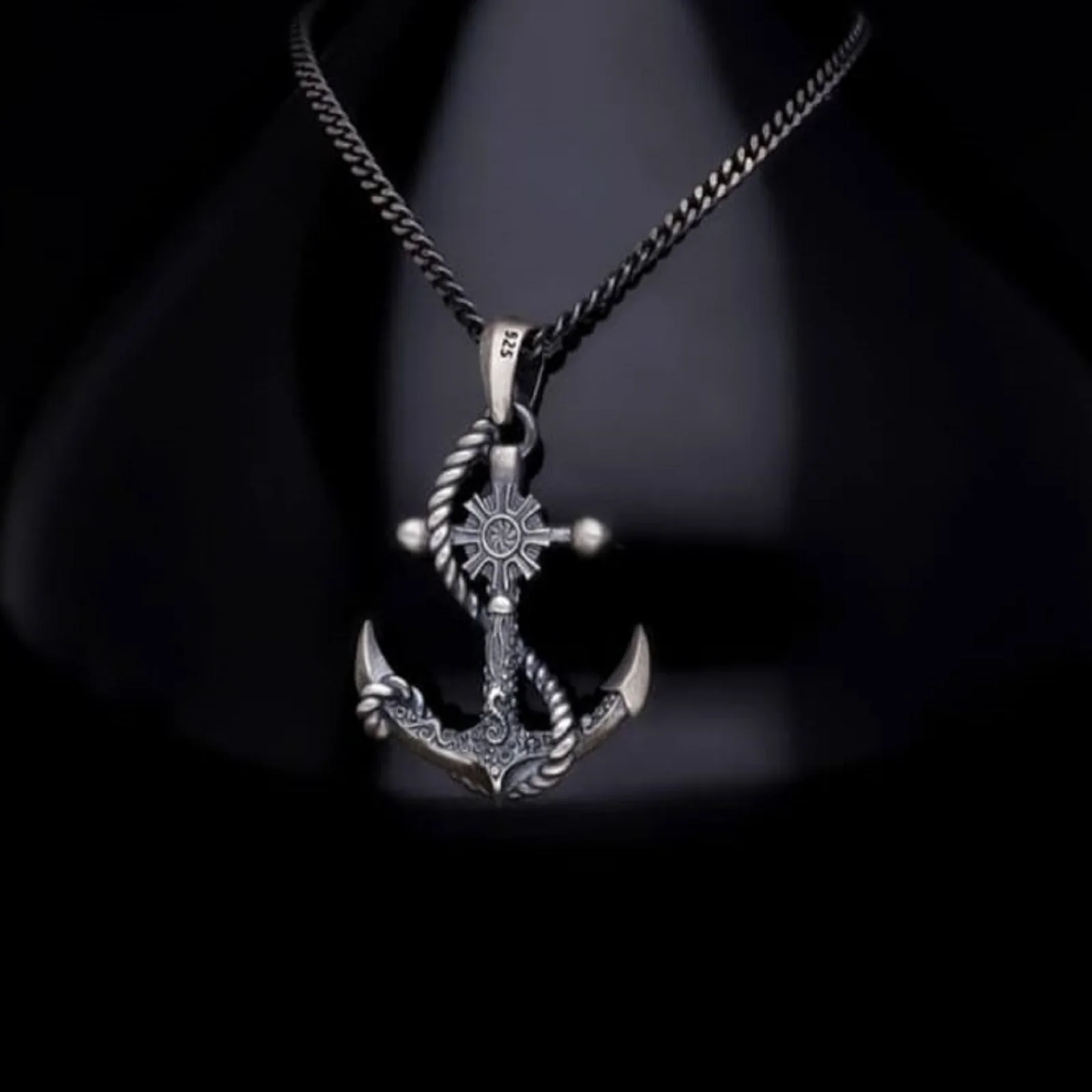 Nautical Silver Anchor Necklace - Perfect Gift for Sailors & Sea Lovers - Stylish Anchor Medallion - The Ideal Sailor Gift