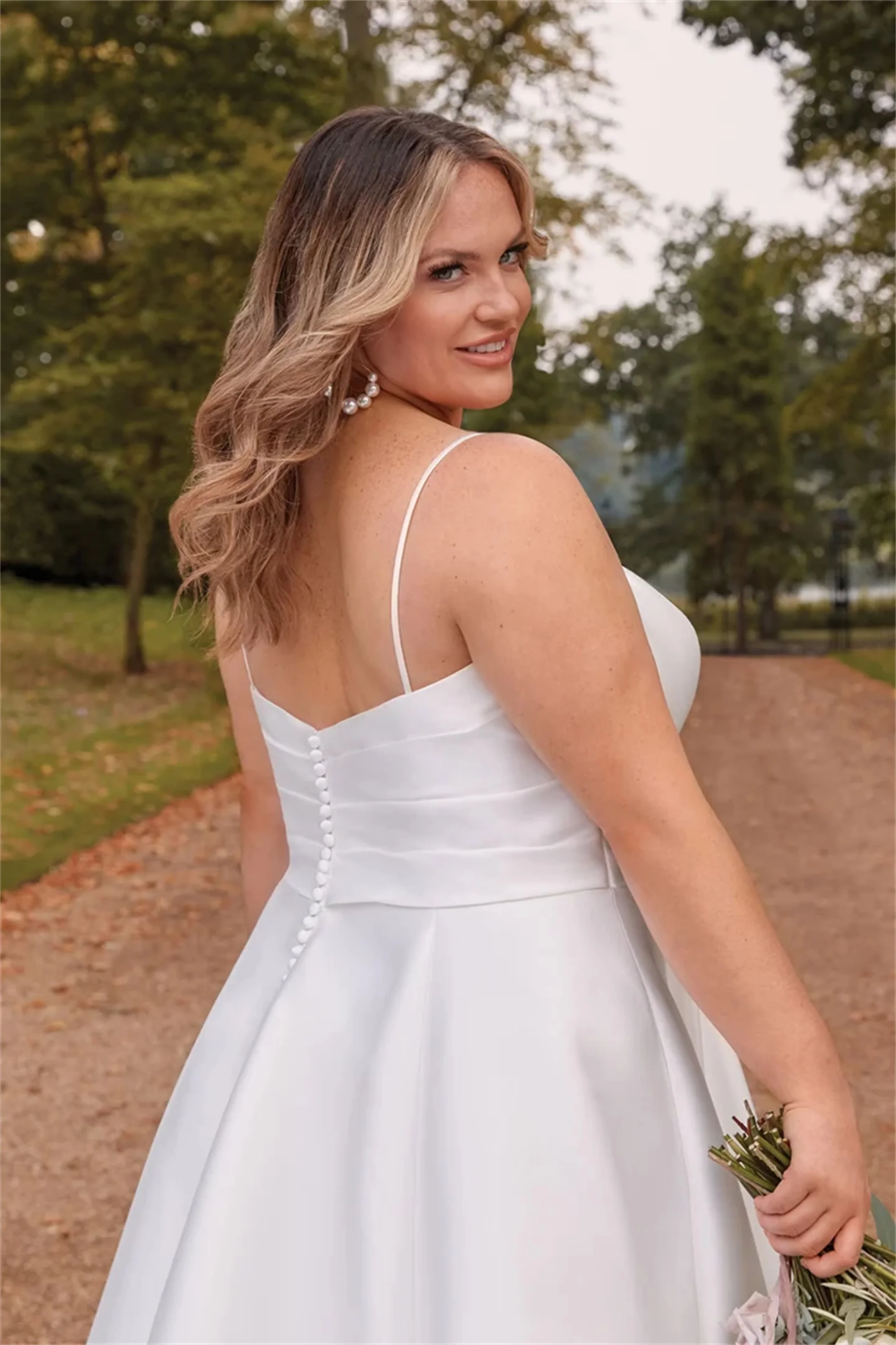 EVON BRIDAL Satijn Plus Size Bruidsjurk Spaghettibandjes Bruidsjurk Klassieke Sexy Sweep Trein Trouwjurk Aangepast