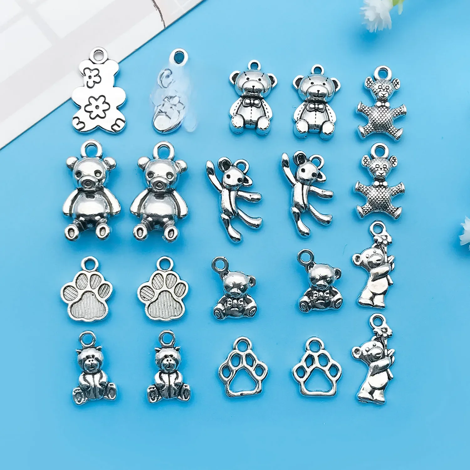 Mix 20 sztuk wiele stylów antyczne srebrzyste łapy niedźwiedzia Charms piękne niedźwiedzie wisiorki dla majsterkowiczów akcesoria do wyrobu biżuterii — zdjęcie 2