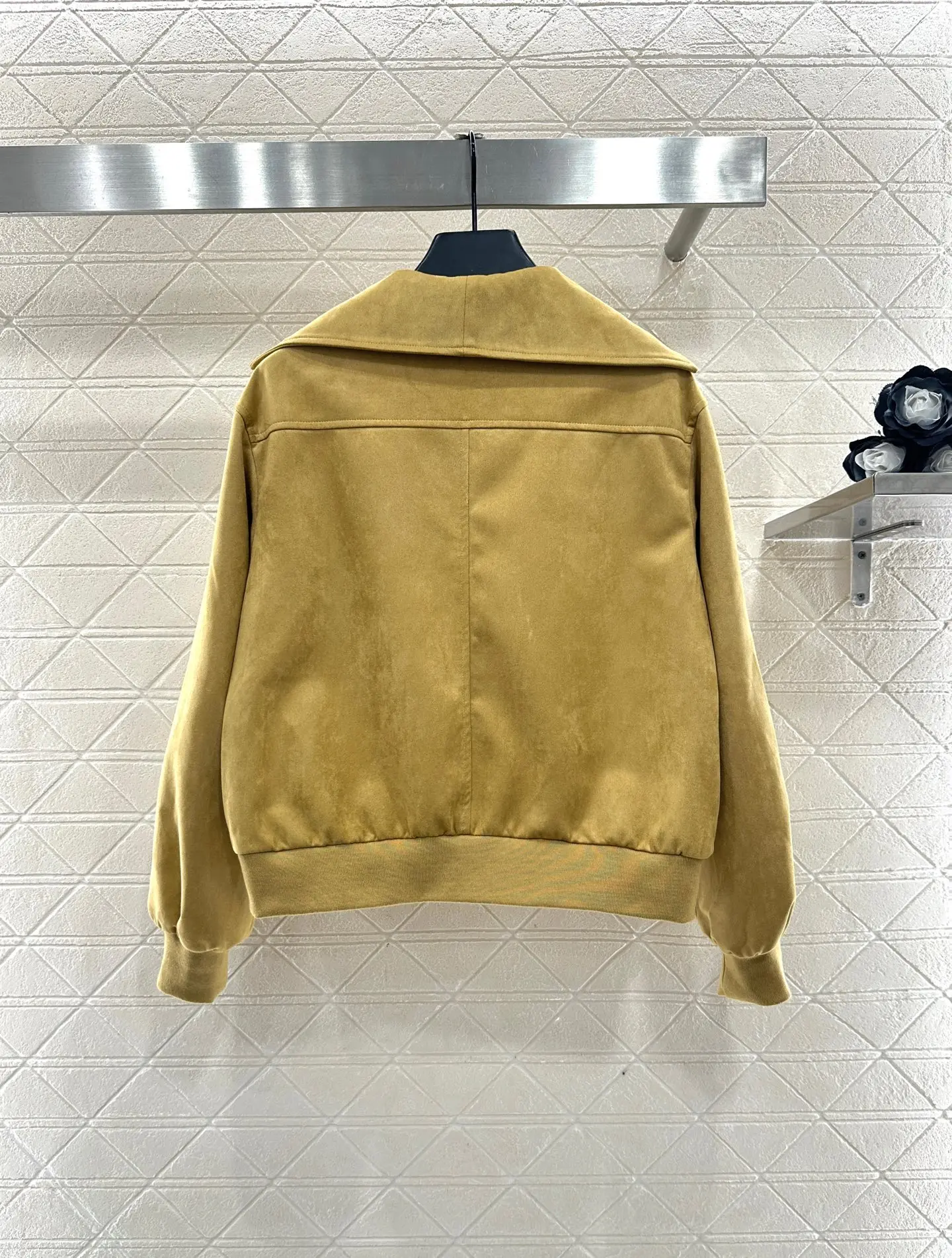 

2025 Winter New Product Flip Collar Suede Jacket Coat Made of Suede Short Velvet Material Flip Collar Shawl Button Coat 11