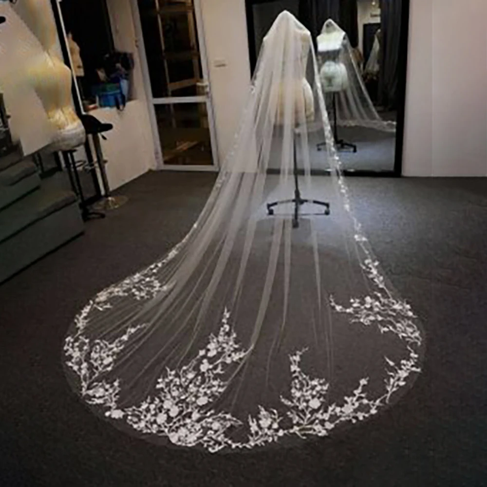 

Lace Scalloped Bridal Veils Custom Made Soft Tulle Floral Appliqued Edge Trimmed Off White Wedding Headpiece