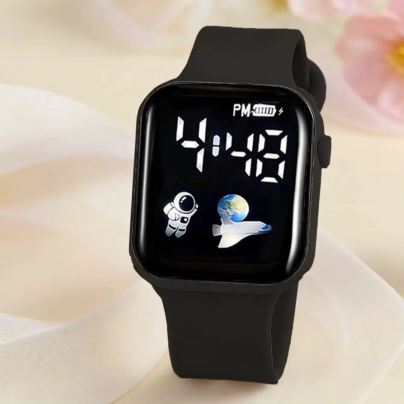 2-Piece Set of Black Silicone Digital Watches with a Simple Football Series Accessory Set, Suitable for Daily Wear and Holiday Parties No Smart Functions