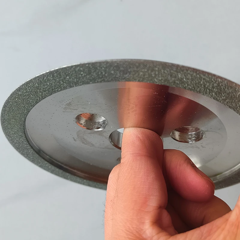Dreiloch-Tankerschleifscheibe in Schmetterlingsform, galvanisiert, mit Diamantschleifkorn für automatische Werkzeugschleifmaschinen, 125x25mm – Detail 3