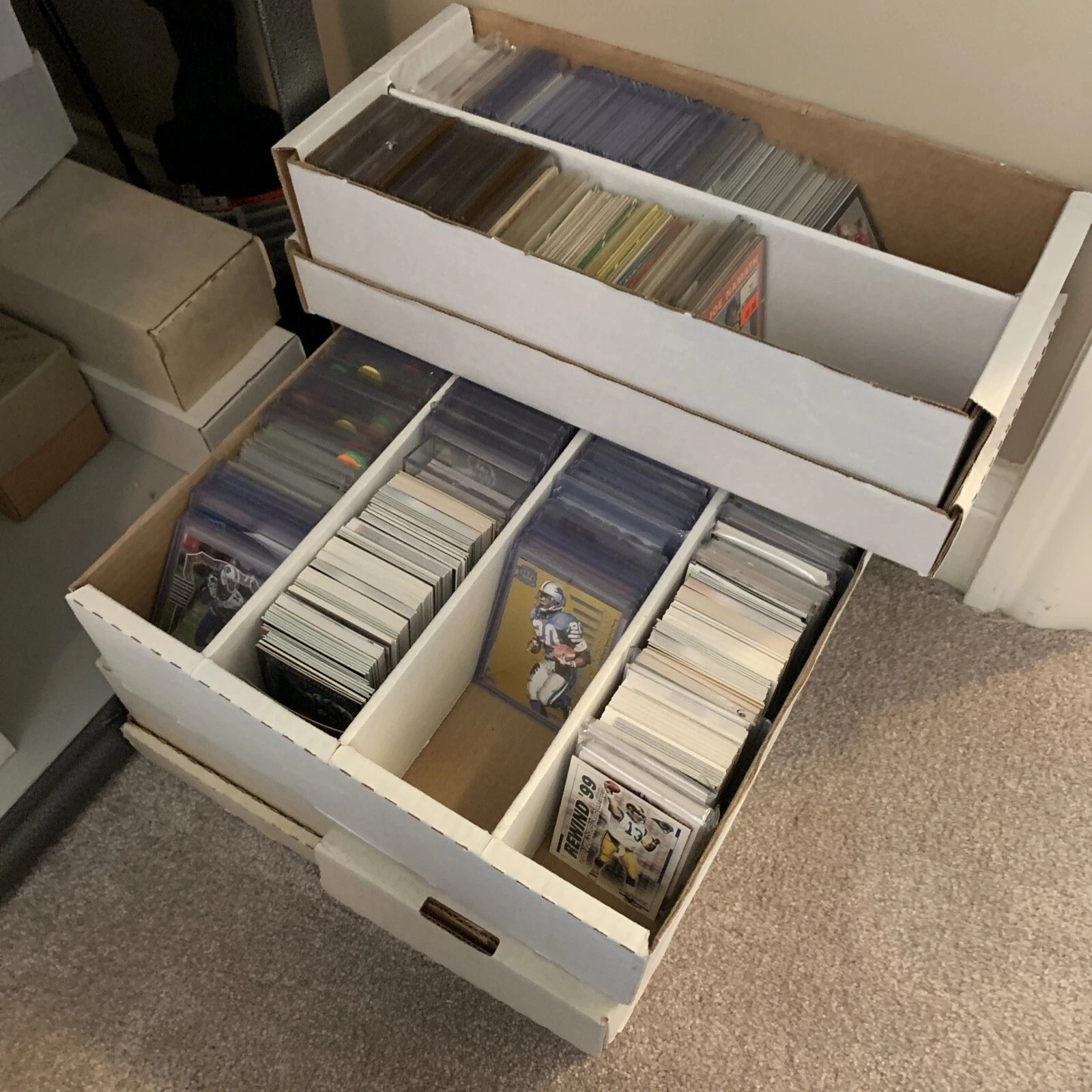 100 Different Football Trading Cards Lot, Assorted Sports Card Collection with Star Player Cards, 100-Card Set for Collectors, Fans, Display and Gifts