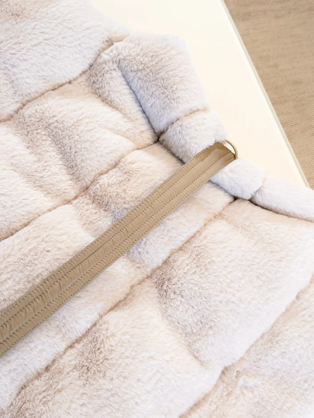 سترة تيدي بحزام من الصوف، صدرية نسائية قطيفة، صدرية خريفية بنية، سترة حرارية فاخرة، أكمام منتفخة أنيقة عتيقة