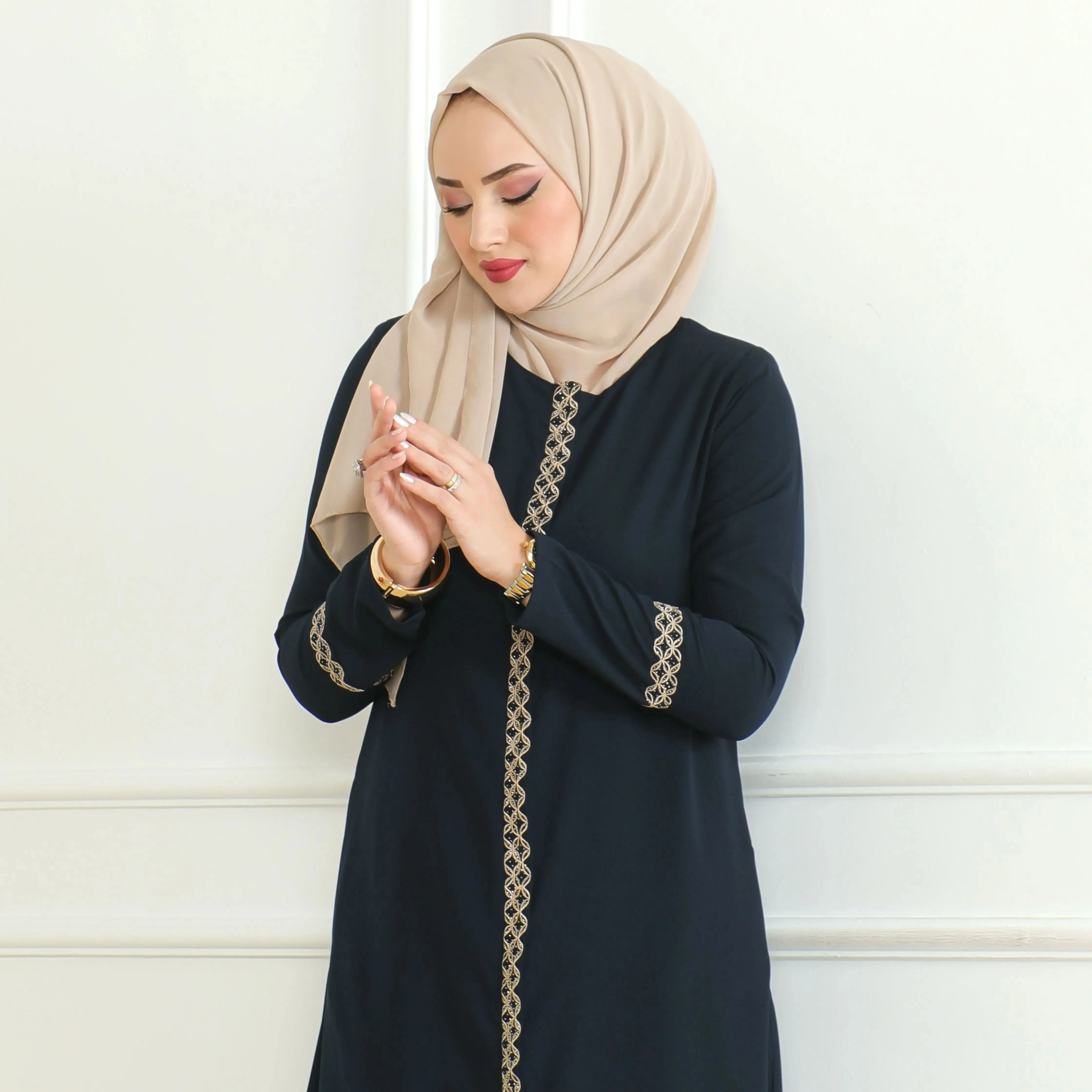 Embroidered Sleeves Abaya with Side Zipper Embroidery Long Sleeve Floor Length Turkish Abaya for Women