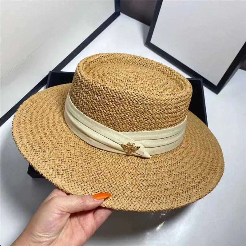 Letni płaski kapelusz słomkowy Little Bee Akcesoria Zewnętrzna osłona przeciwsłoneczna Francuski angielski Top Hat Sunscreen Beach Big Edge Straw Hat — zdjęcie 2