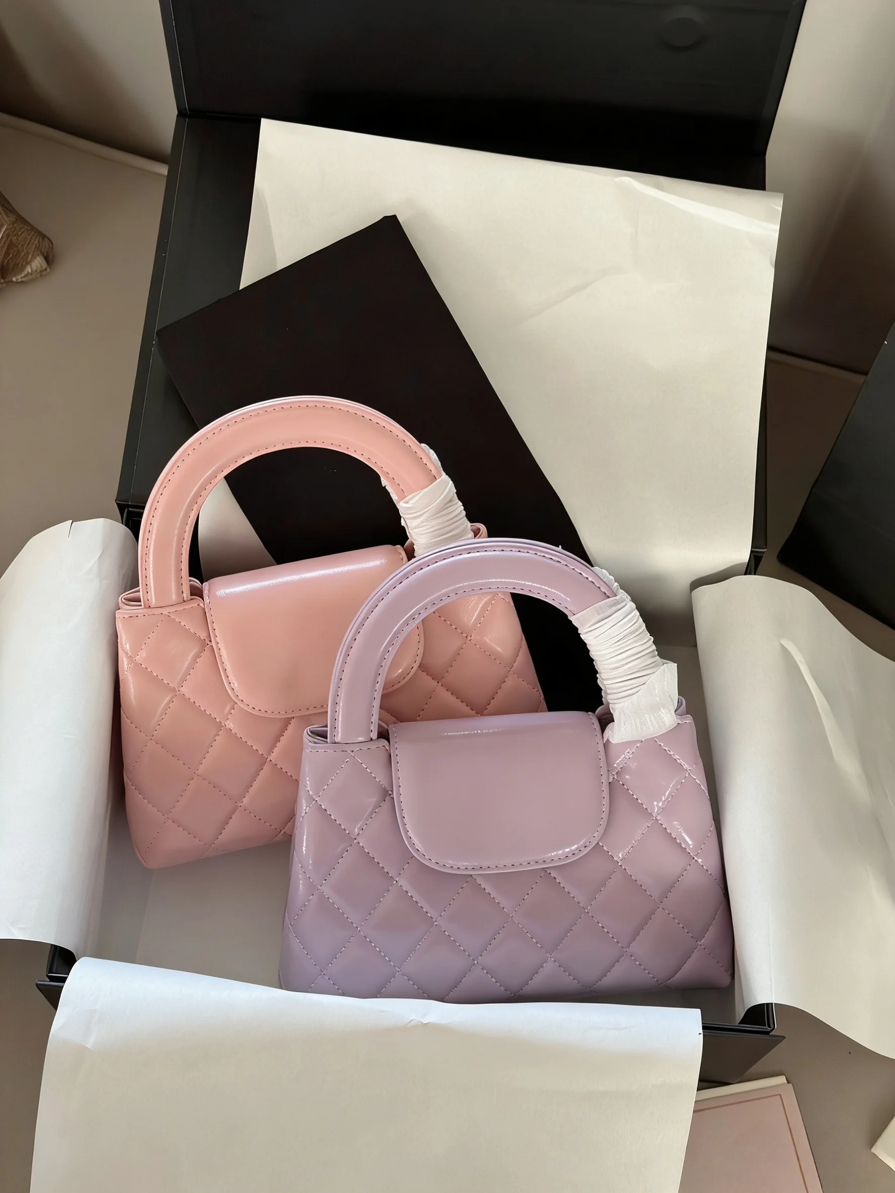 مقاس جديد 2025: 20 × 12 سم حقائب عصرية متعددة الاستخدامات وحزام كتف جلدي محمول باليد بدون صناديق